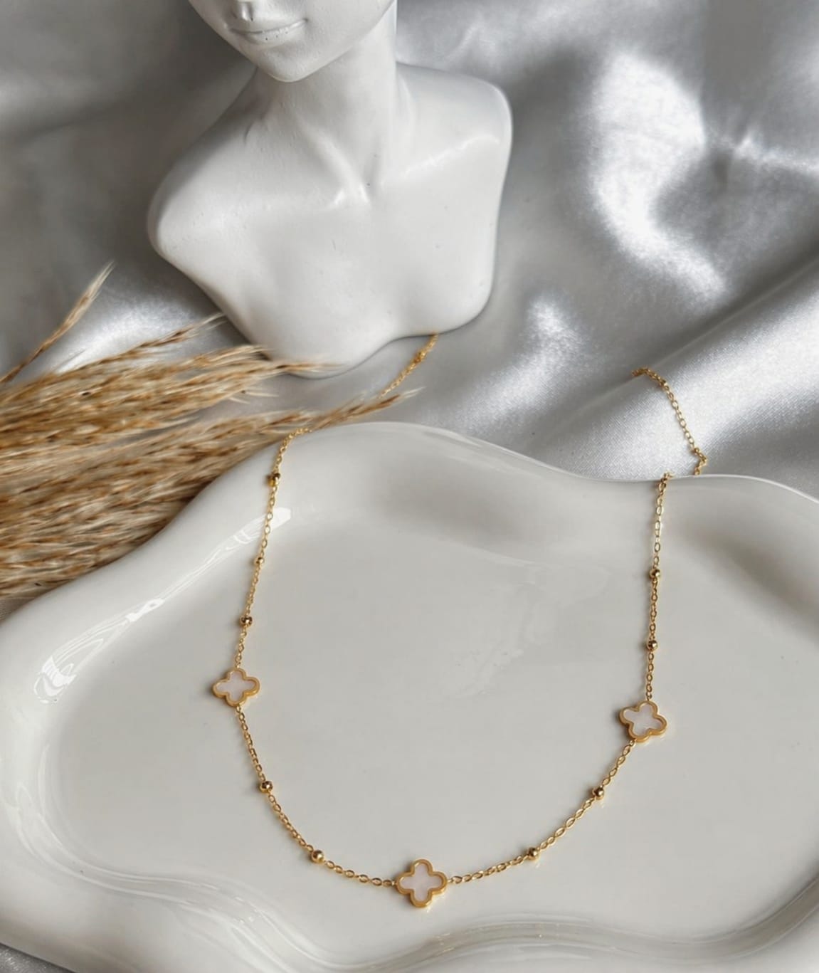 Collier trèfle Blanc