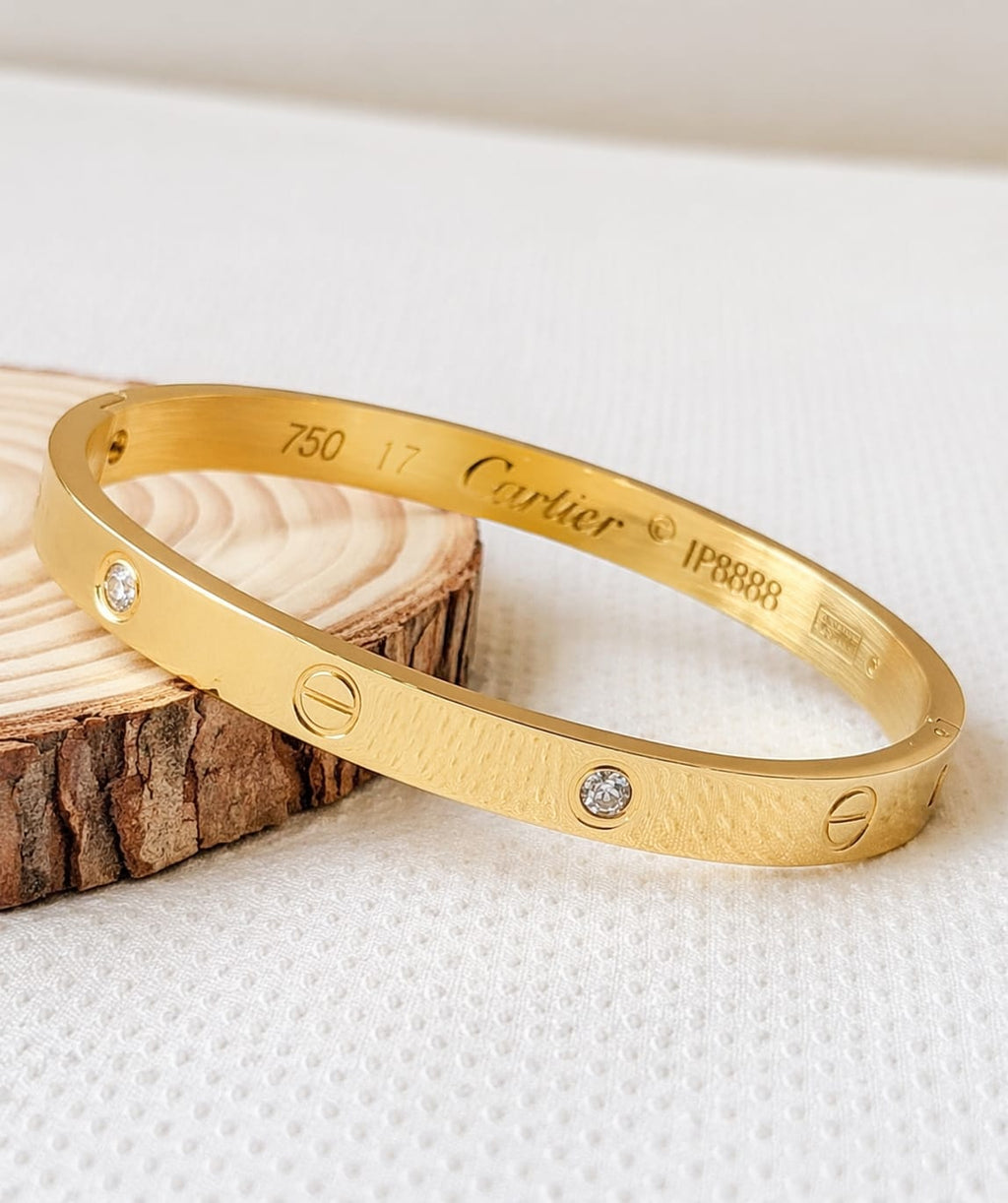 Bracelet Cartier Love avec des pierres