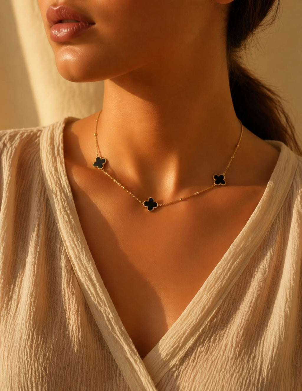 Collier trèfle noir